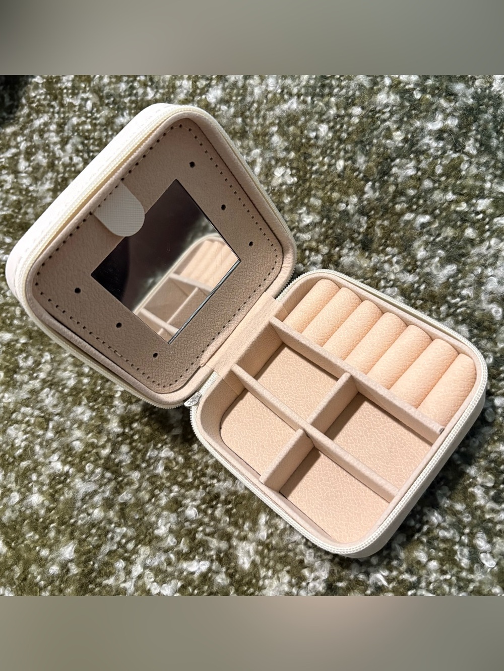 Compact Cream Jewelry Organizer Case with Mirror